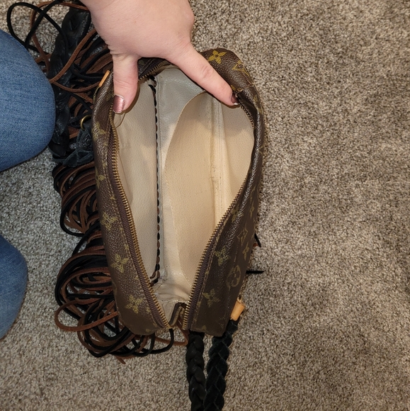Vintage Boho Bags Louis Vuitton crossbody - Picture 6 of 9